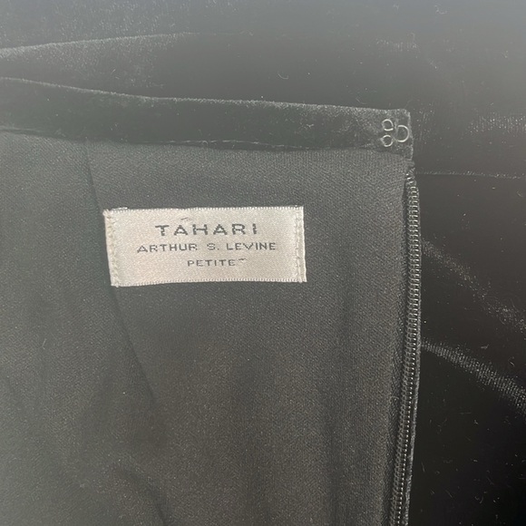 Tahari Black Velvet Pencil Skirt Size 4 Petite - Picture 7 of 9